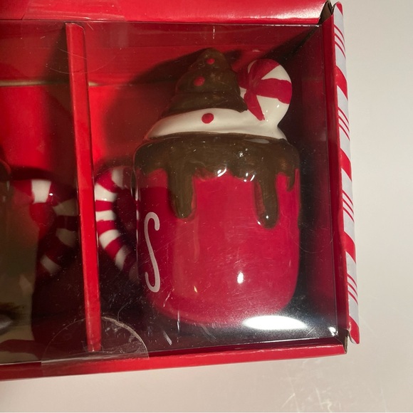 Large Christmas Hot Coco Peppermint Cute Salt/ Pepper Shakers Collectibles New - Picture 3 of 5